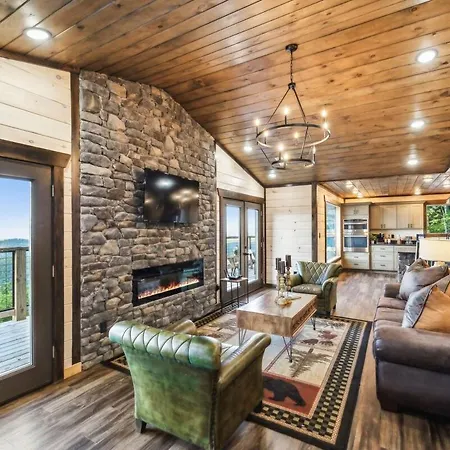 Honey Bear Hideaways - Luxury Cabin With Infinity Pool, Breathtaking Mountain Views & Sunset Decks-3