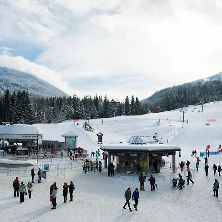Alpine Greens 8 | Bright Townhome Near Blackcomb, Walk Or Shuttle To Skiing, Secure Parking-3