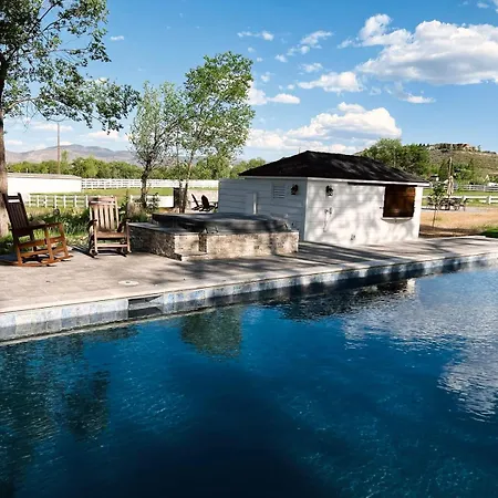 The Ranch House With A Pool Hot Tub And Fire Pit-3