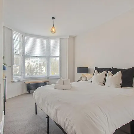 Gorgeous Townhouse By The Pier And Royal Pavillion Brighton-3