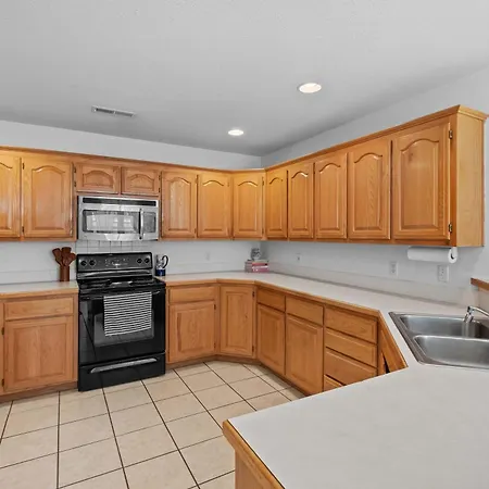 Pleasant View Family Cottage-10 Min Walk To New Walmart Hq-3