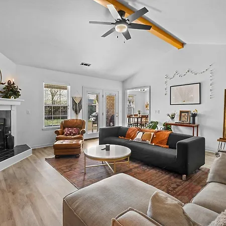 Pleasant View Family Cottage-10 Min Walk To New Walmart Hq-2