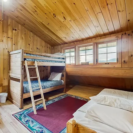 Eaglet Log Home-3