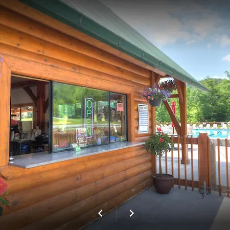 Hook Line & Sinker, Hot Tub, Free Tickets Each Paid Day, Wifi!!!-3