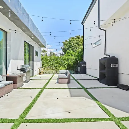 Modern High End High Ceiling 3Bd Central La-3