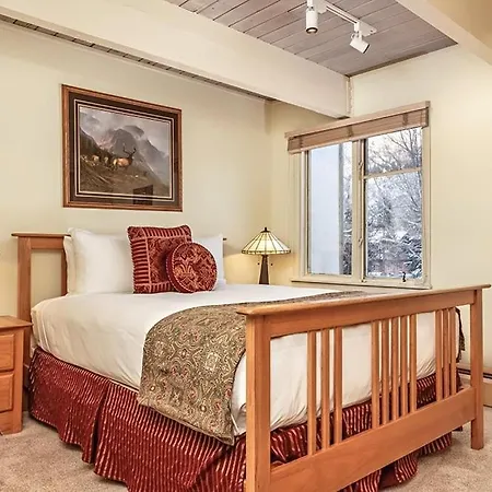 Chateau Chaumont Unit 9, Second-Floor Corner Condominium With Prime Location In Aspen-2