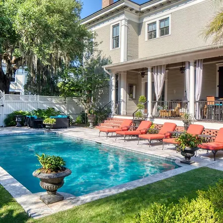 Estill Manor- Luxurious Savannah Estate With Pool & Garden - Sleeps 12-2