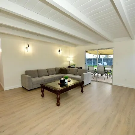 Effortless Sd Getaway Spacious Yard Prime Location-2