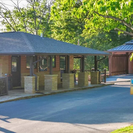 Studio Cabin With Loft Near Smoky Mountains-3