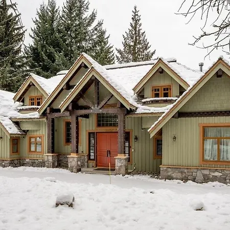 Alpine Whistler Retreat By Outpost Whistler-2