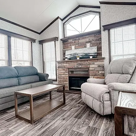 Bobcaygeon Shores Cottage Resort-2