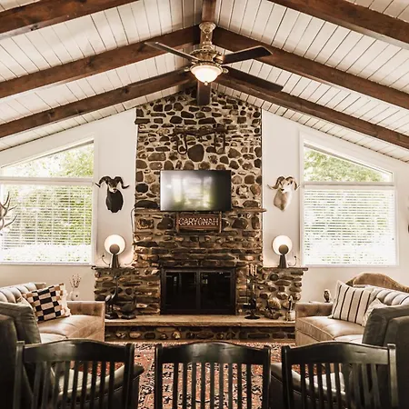 Caryonah Hunting Lodge-2