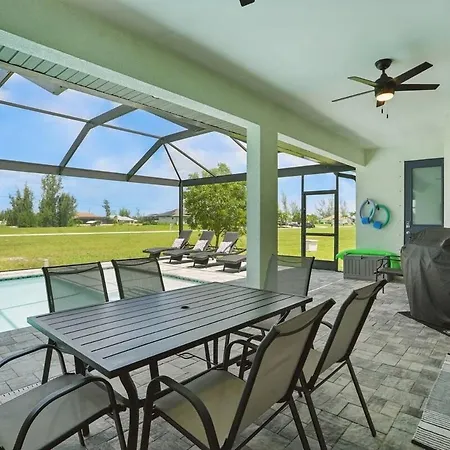 Cape Haven - Heated Pool & Sleeps 12-3