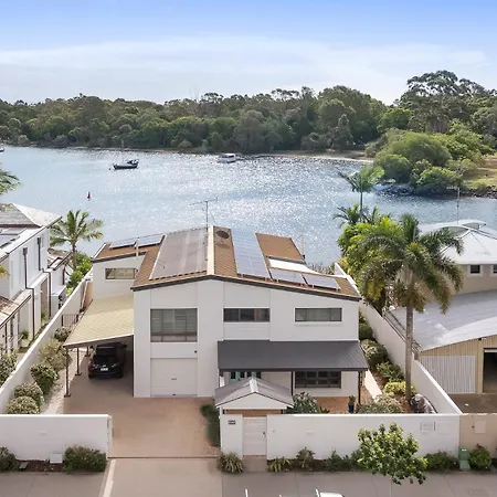Breathtaking River Views On Noosa Parade-3