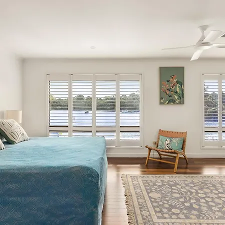 Breathtaking River Views On Noosa Parade-2