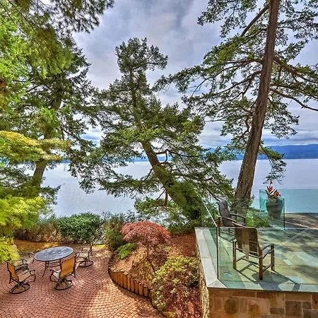 Oceanside Lodge Saanich Inlet By Emr Vacation Rentals-3