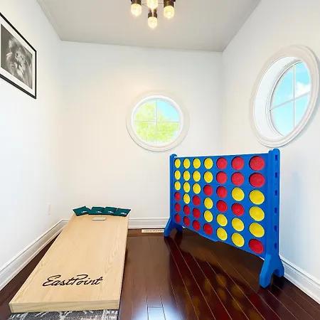 Large 5-Bedroom Gem - Stylish, Spacious, Well-Located-2