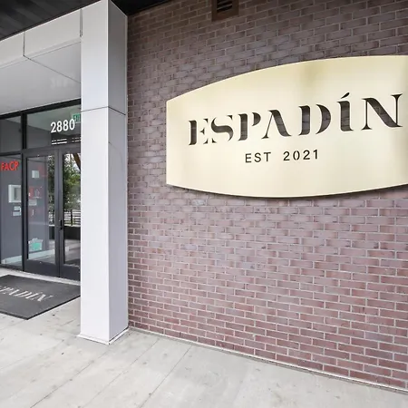 Relaxed Elegance | Espadin Lohi-2