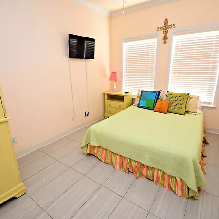 Spinnaker Pointe-2