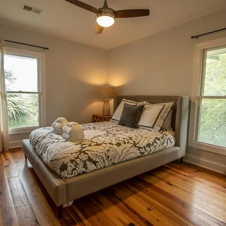 475 Tarpon Blvd-3
