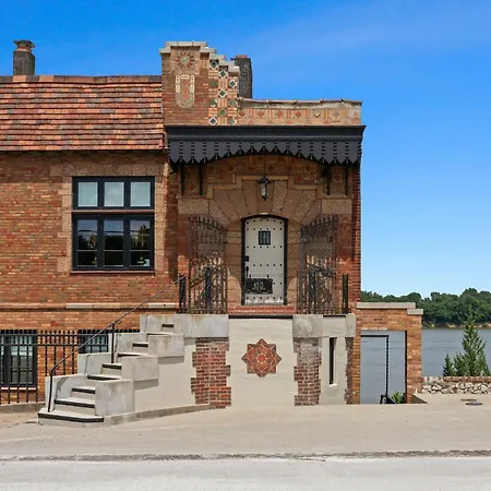 Elegant Riverside Escape Historic Charm & Views-3