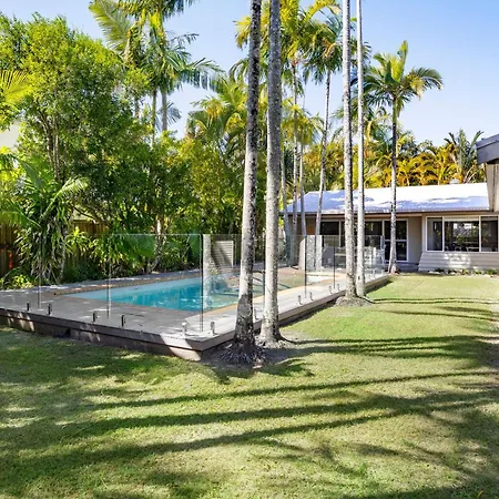 Modern Oasis In Noosa Heads-2