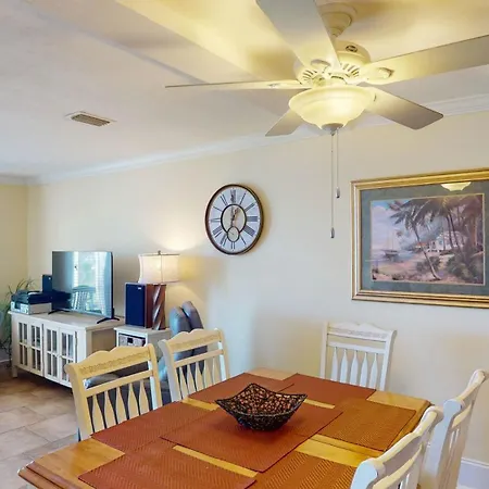 Villas By The Sea Deluxe Two Bedroom Apartment-2