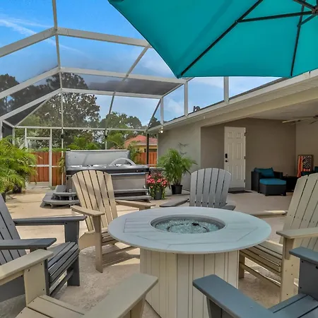 Spacious Home With Private Hot Tub, Firepit, Grill And 3 In 1 Game Table-3