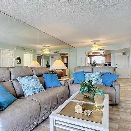 Oceanfront Condo - Beach, Pool & Bbq, Steps From Flagler Ave-3