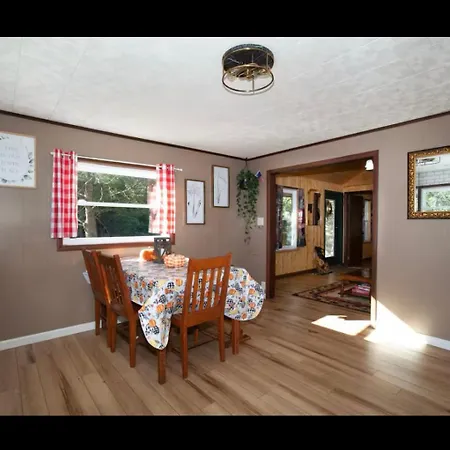 Little Bear Hideaway-2