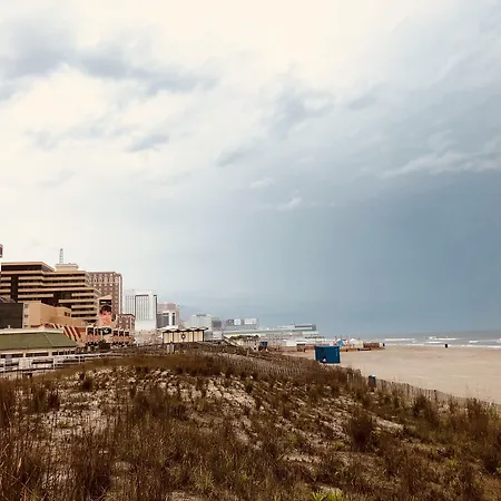 Ac Lodge By Beach And Boardwalk-3
