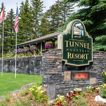 Tunnel Mountain Resort-3