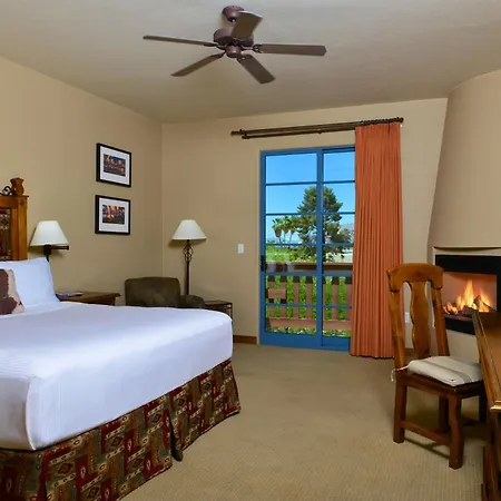 Lodge On The Desert-2