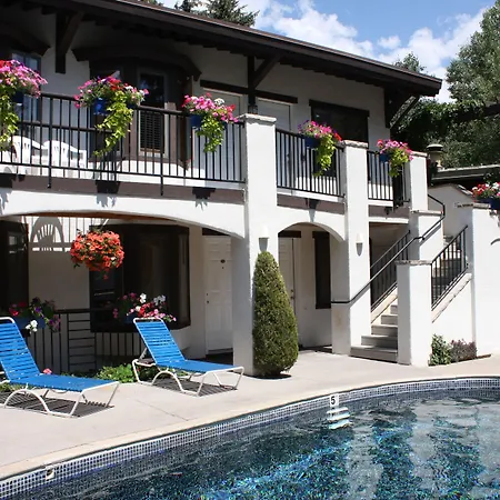 St Moritz Lodge And Condominiums-3