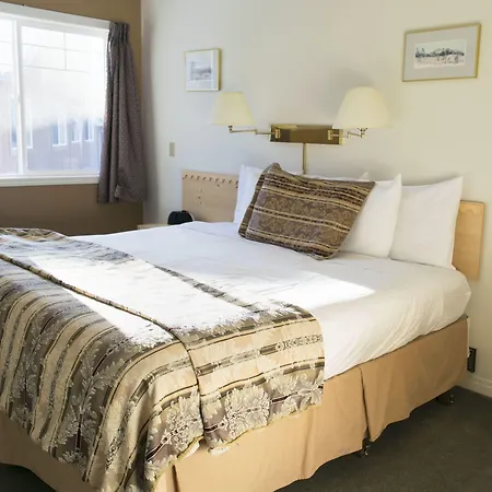 Banff Boundary Lodge-2