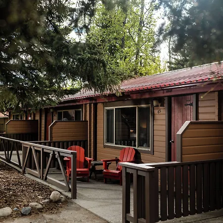 Miette Mountain Cabins-3