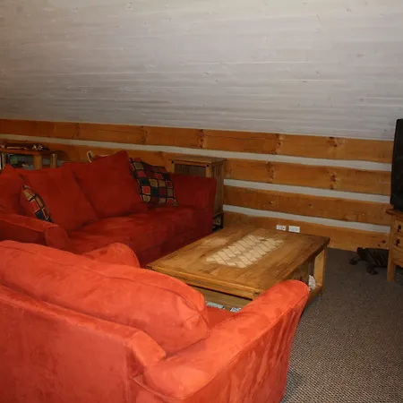 Riverside Meadows Cabins-3