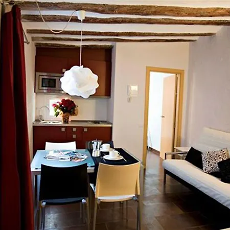 Apartaments Ciutat Vella-2