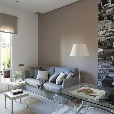 Eric Voekel Boutique Apartments - Gran Via Suites-2