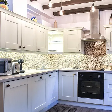 Sea Dog Cottage - Uk42479-3