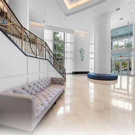 Fontainebleau Resort Ocean Plus Bay View W Balcony-2