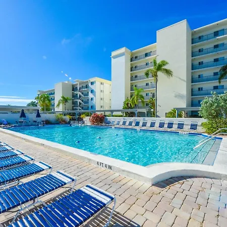 Crescent Royale Condominiums108-2