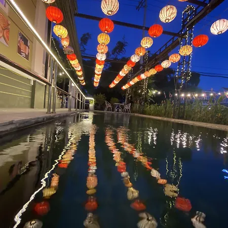 Golden Bell Backpacker Hotel & Pool Bar-3