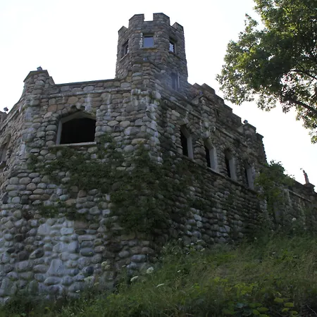 Highlands Castle Overlooking Lake George Plus 2 Other Castles & Suites-2