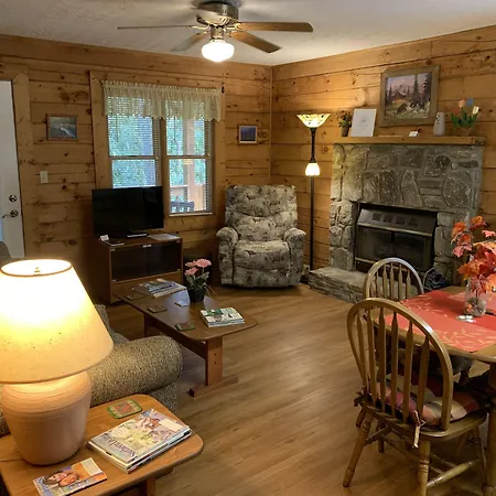 Misty Creek Log Cabins-3