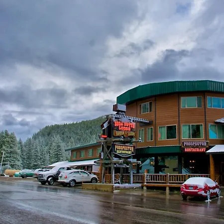 Soda Butte Lodge-3
