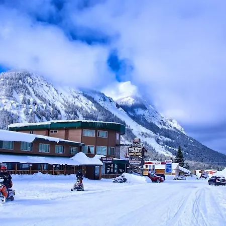 Soda Butte Lodge-2