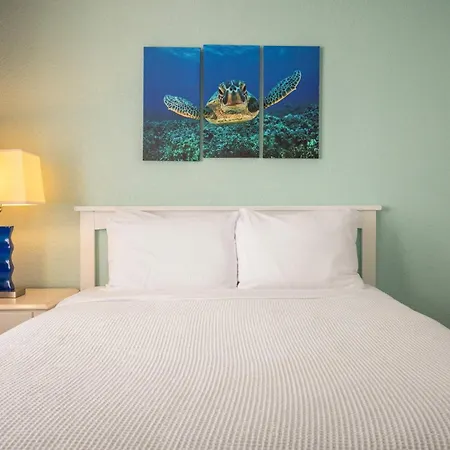 Tortuga Suite At Sunrise Suites Resort - Heated Pool, Hot Tub & Free Parking-2