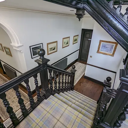 Cambeth Lodge Guesthouse-3