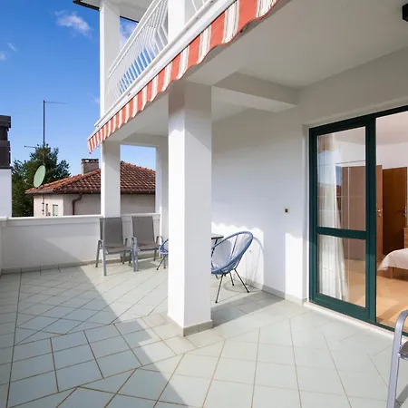 Villa Arena - Pool Table, Table Tennis, Darts & More-3